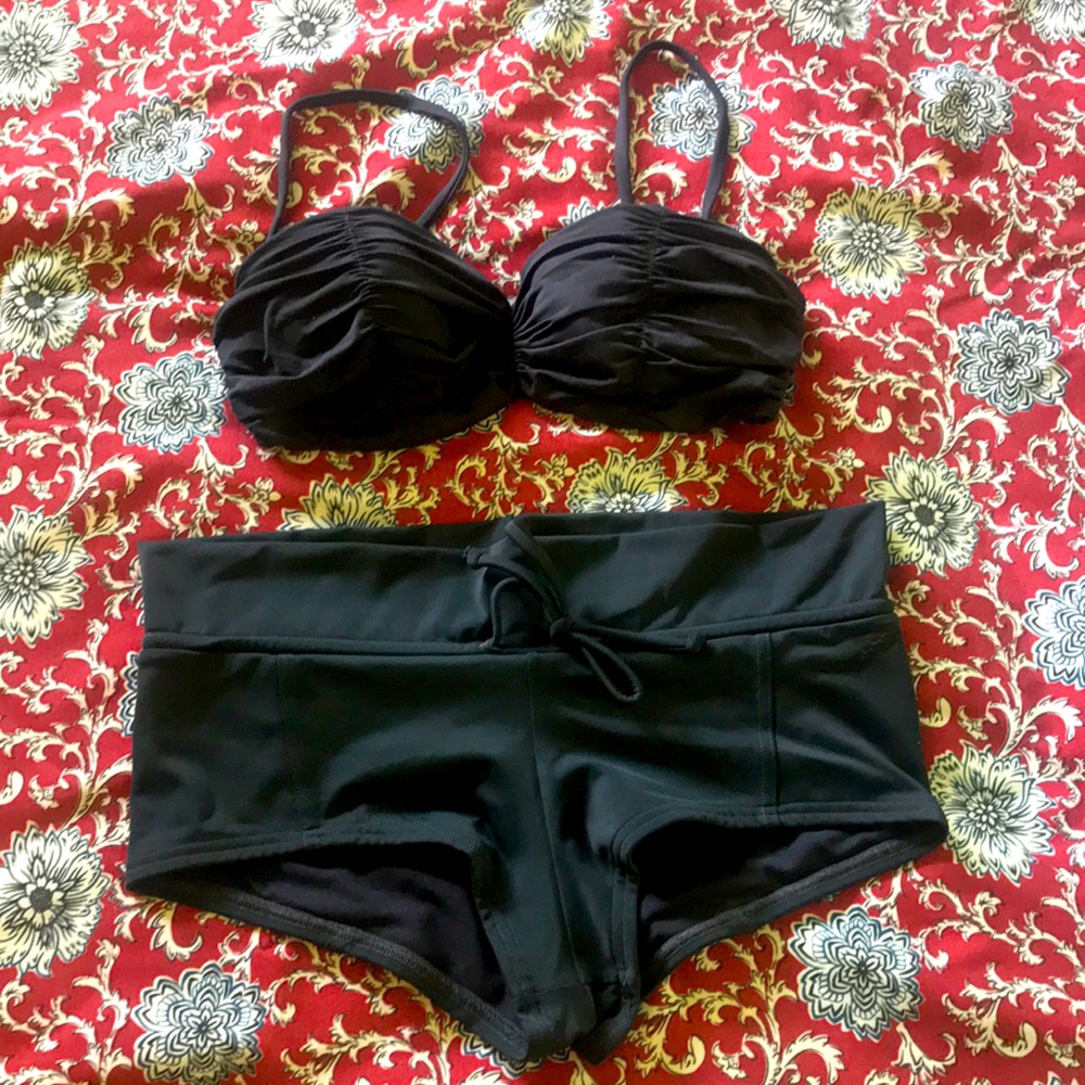 Black bikini